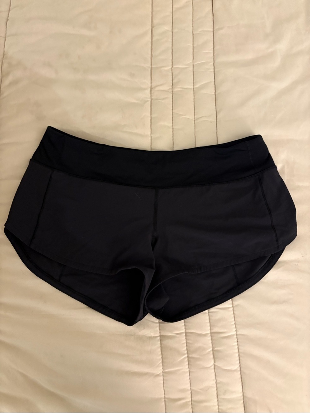 Lululemon Women’s Black LR Speed Up Shorts 2.5”